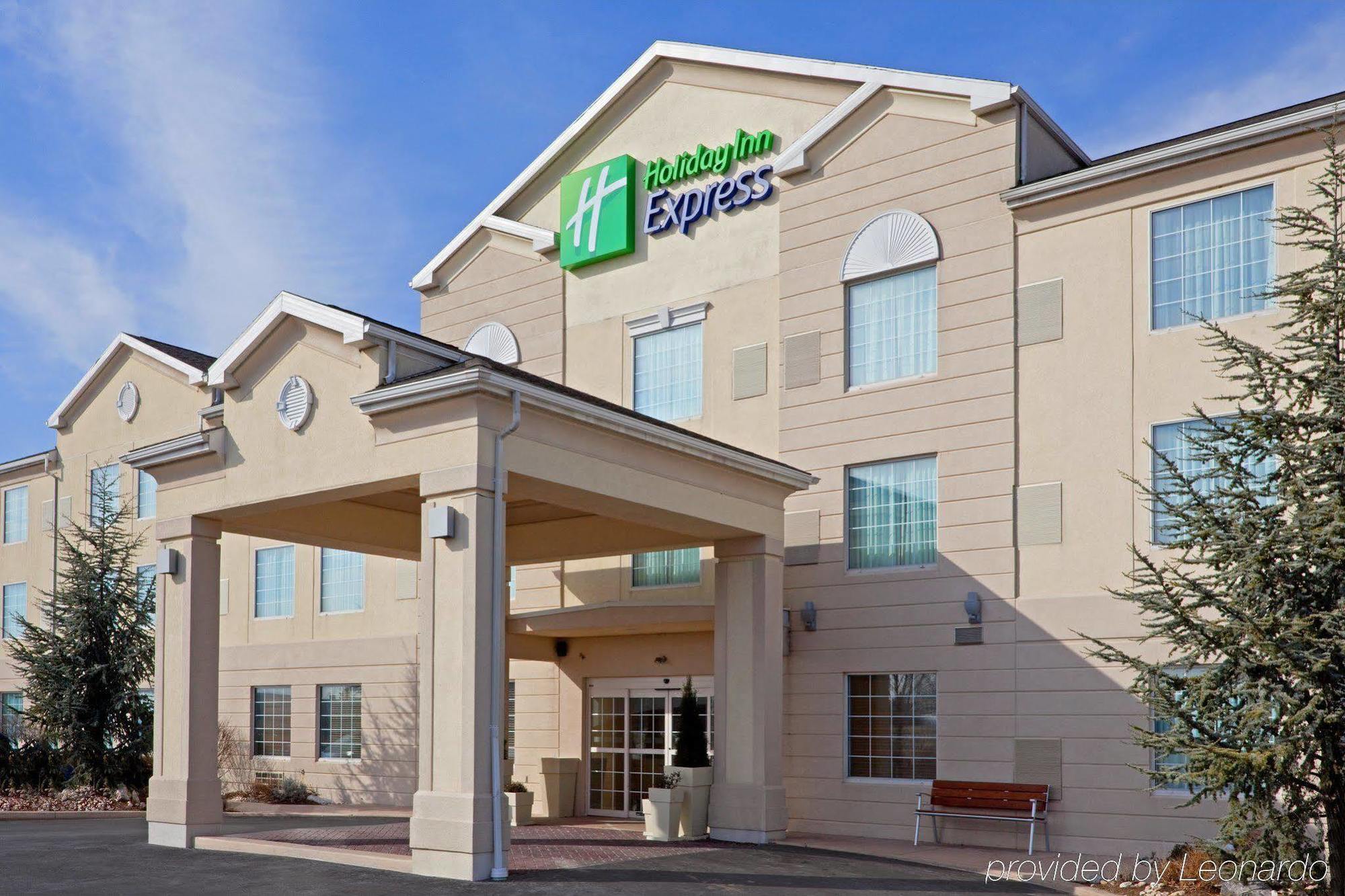 Express & By Ihg Reading
