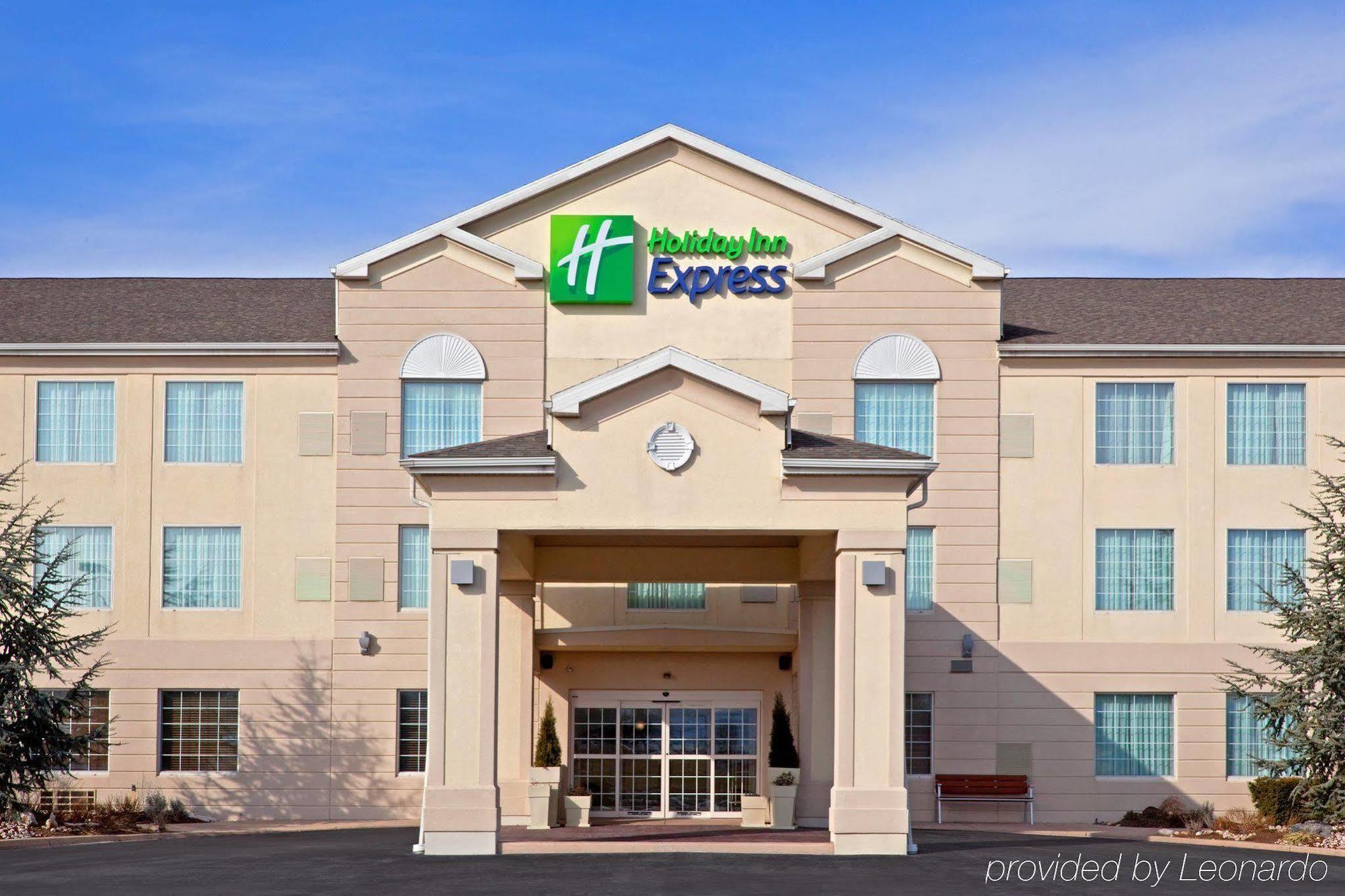 Express & By Ihg Hotel Reading